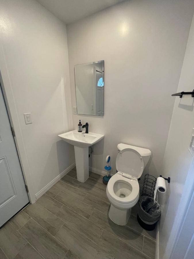 Private Standalone Room W/ Tv, Wifi & Ac In Carson Zewnętrze zdjęcie